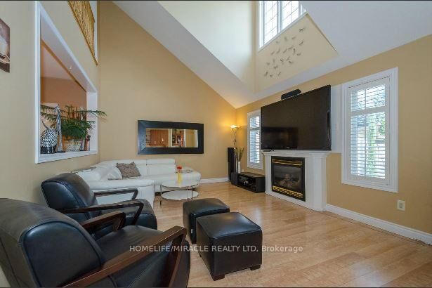 Property Photo:  30 Masters Green Crescent  ON L7A 3K6 
