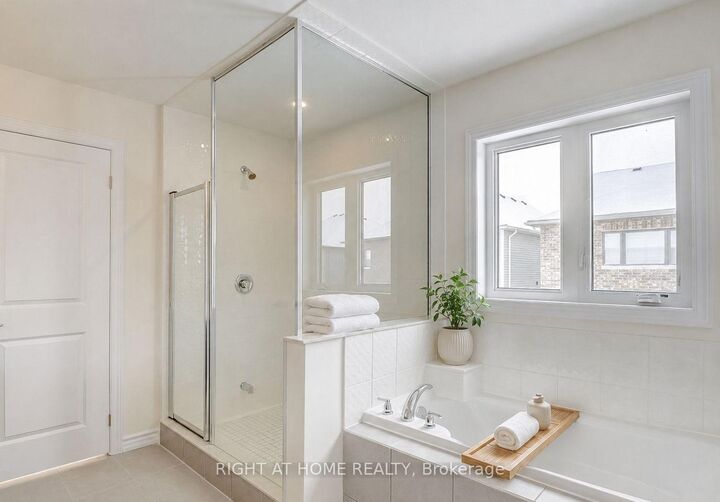 Property Photo:  108 Nottingham Road  ON L9J 0L4 