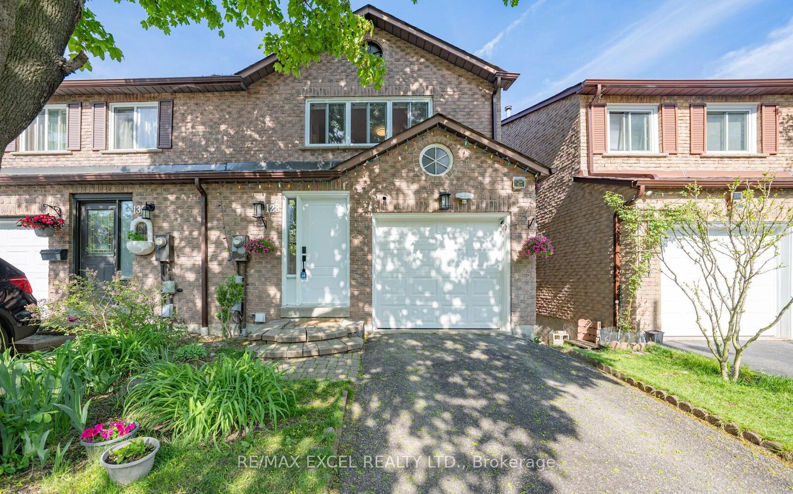 Property Photo: 128 Cottonwood Court ON L3T 5X1