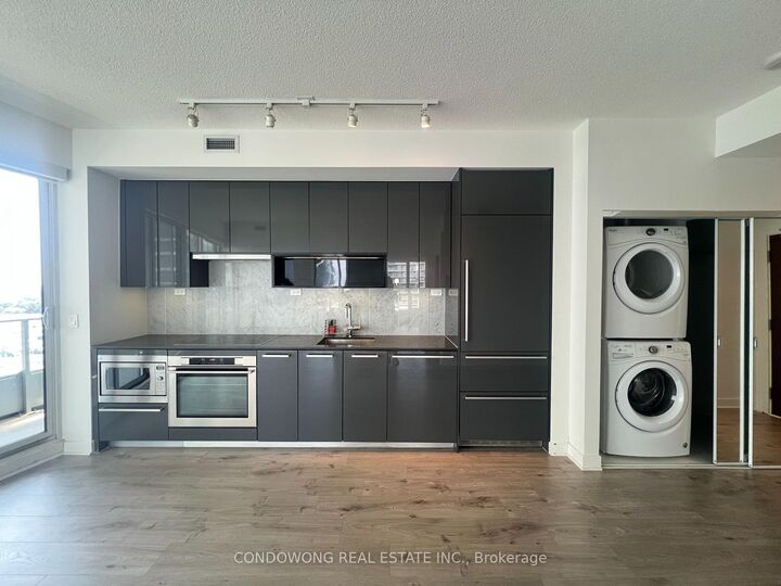 Property Photo:  115 McMahon Drive 705  ON M2K 0E3 