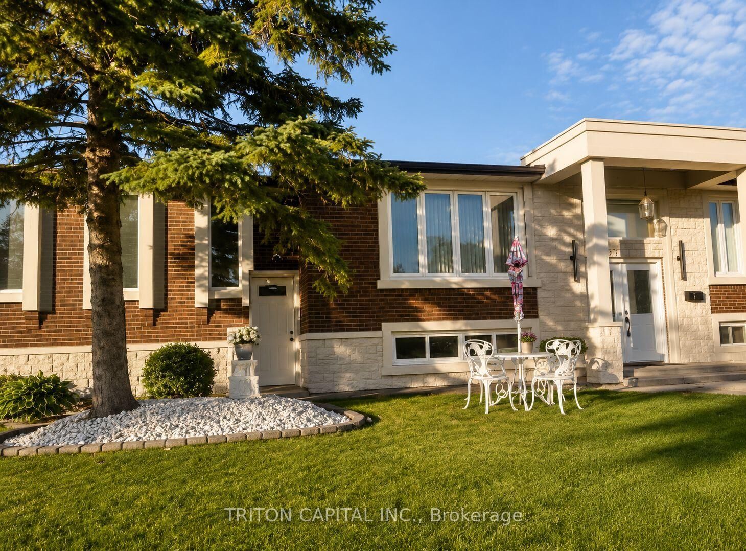 Property Photo: 164 Jules Avenue ON L4L 1Y3