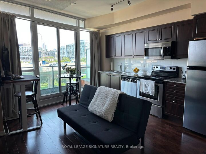 209 Fort York Boulevard 868 — photo 1