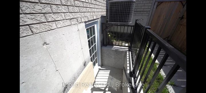 Property Photo: 72 Graihawk Drive ON L4N 6G7