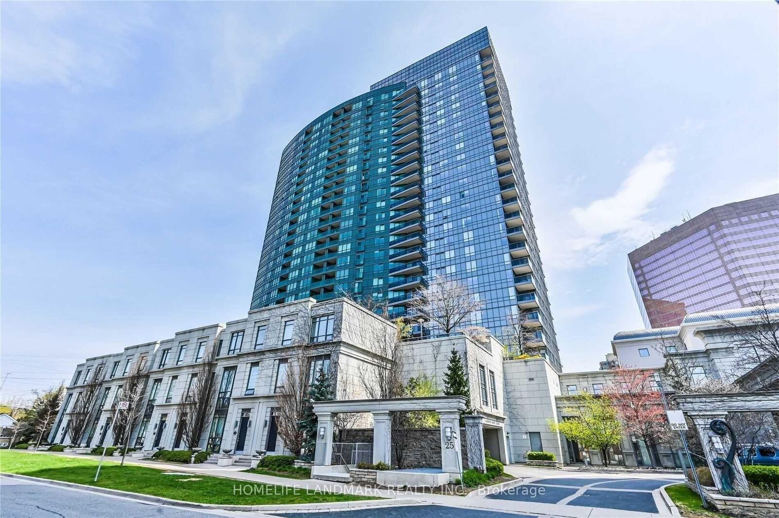 Property Photo: 25 Greenview Avenue 1620 ON M2M 0A5