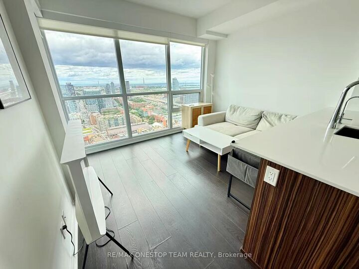 Property Photo:  88 Scott Street 4005  ON M5E 0A9 