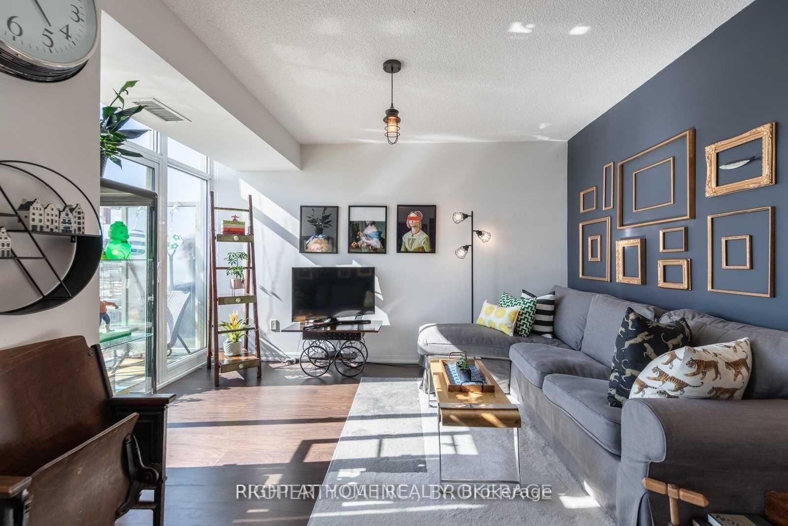 Property Photo: 85 East Liberty Street 1318 ON M6K 0A2