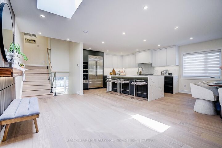34 Elliotwood Court — photo 1