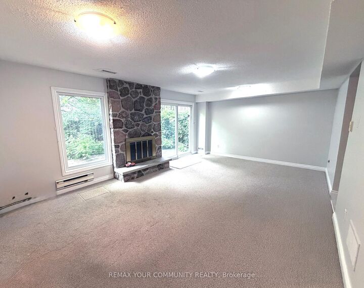 Photo de la propriété: 133 Stillwater Crescent ON M2R 3S3