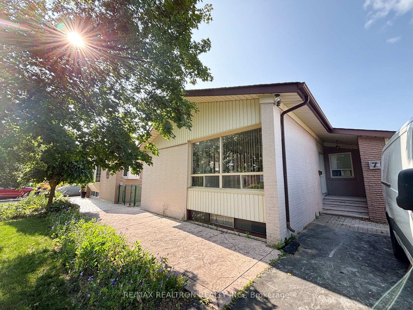 Property Photo:  7 Rockport Crescent  ON L4C 2L5 