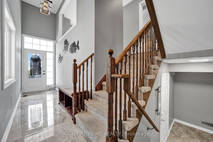 Property Photo: 40 Ridge Gate Crescent ON L0G 1M0