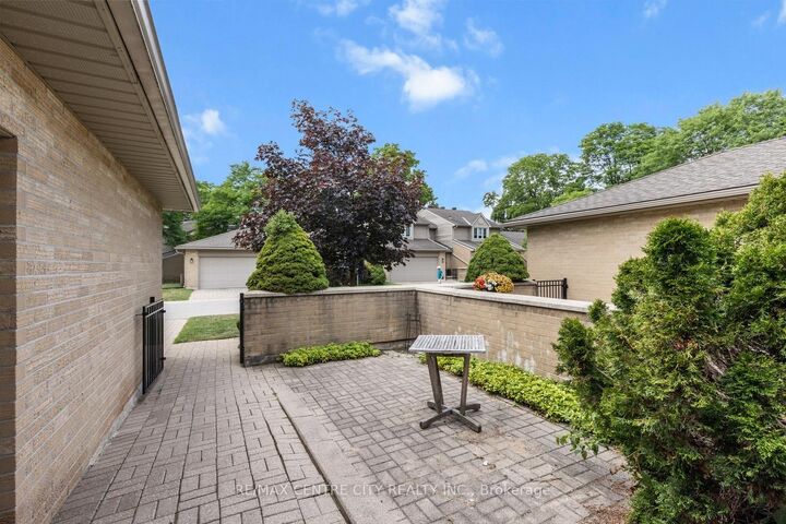 1500 Richmond Street 104 — photo 1