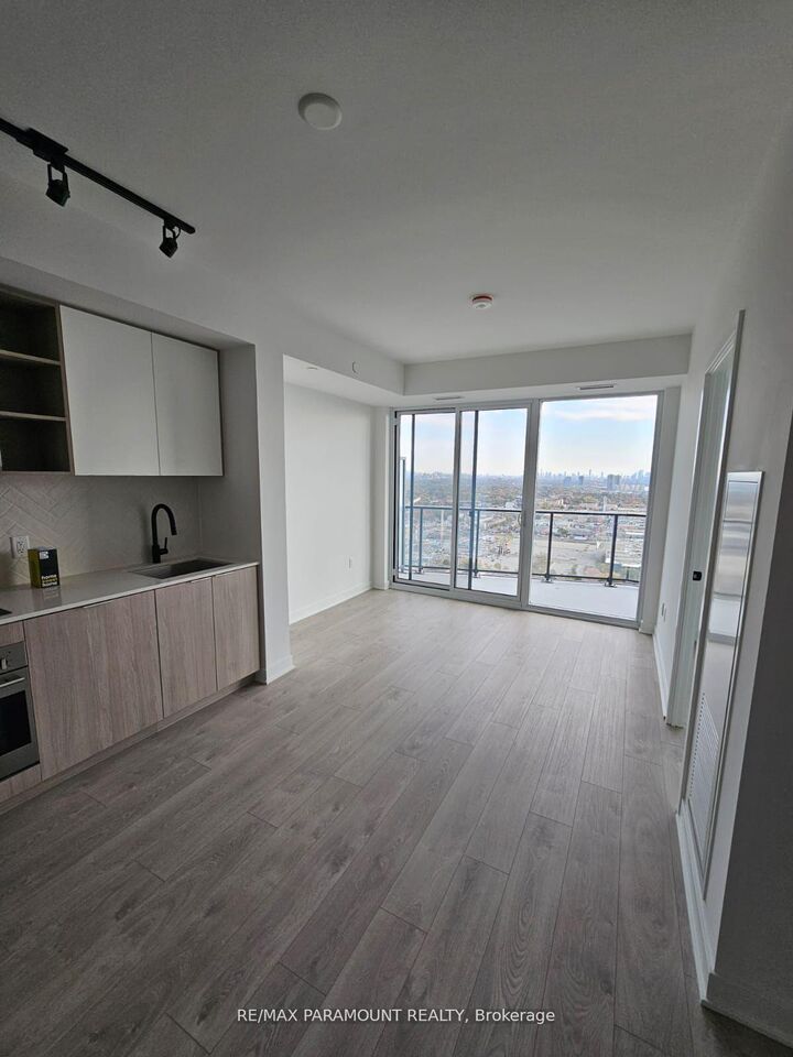 Property Photo: 36 Zorra Street 3206 ON M8Z 0G5