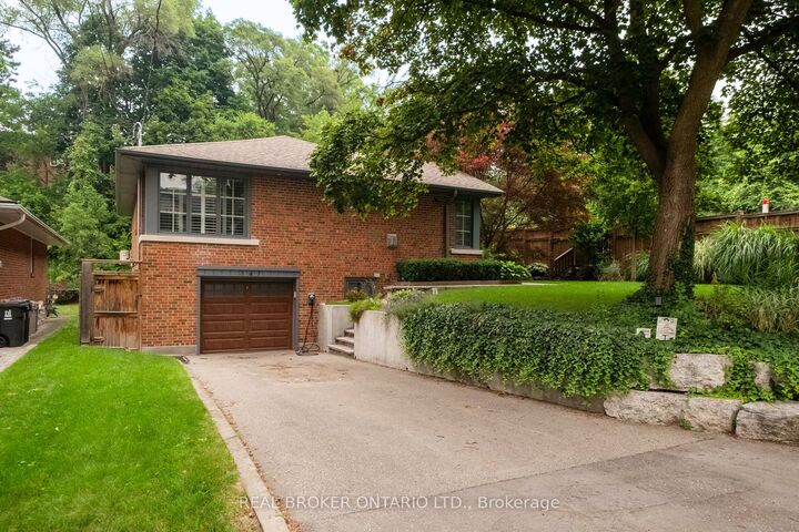 Property Photo:  147 Thompson Avenue  ON M8Z 3V1 