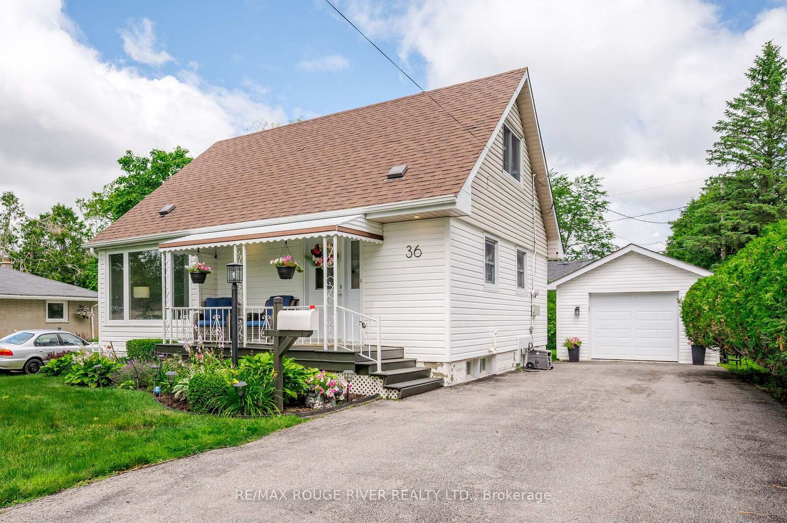 Property Photo:  36 Kawartha Drive  ON K9V 1A5 