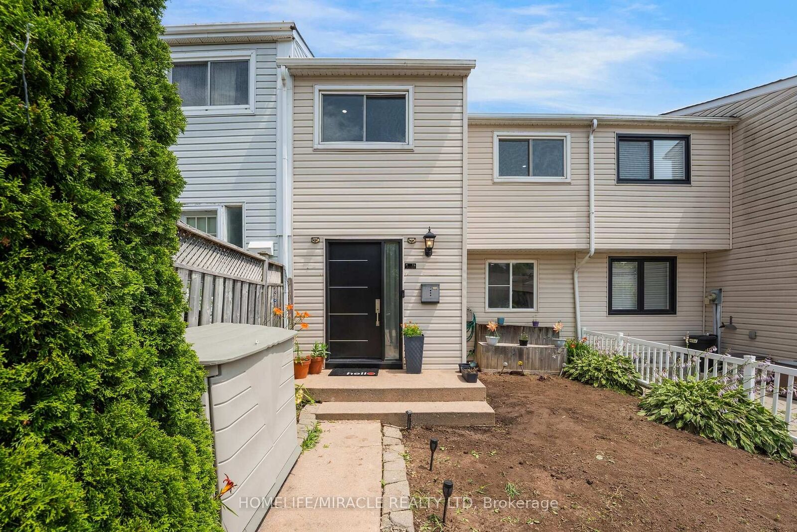 Property Photo:  76 Frobisher Court  ON N1R 6Z5 