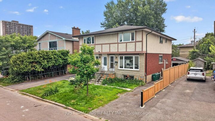 Photo de la propriété: 2654 Conn Street ON K2B 7C5