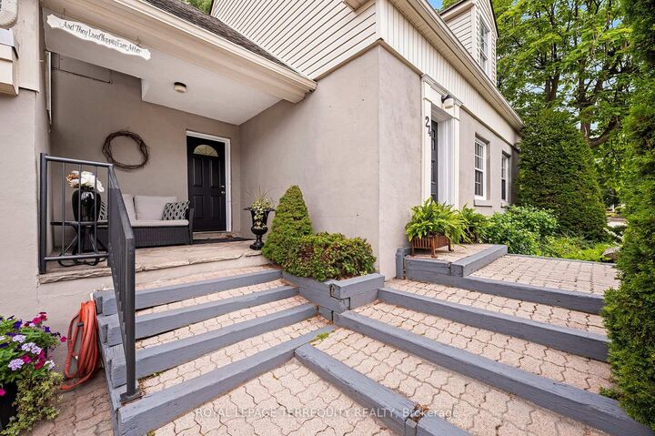 Property Photo:  24 Rectory Road  ON M9N 1P9 