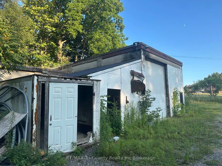 Property Photo: 6 Pearl Street ON N5P 2N8