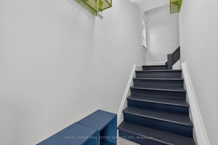 Property Photo:  27 St Johns Road Upper Unit - 2nd/3rd  ON M6P 1T7 