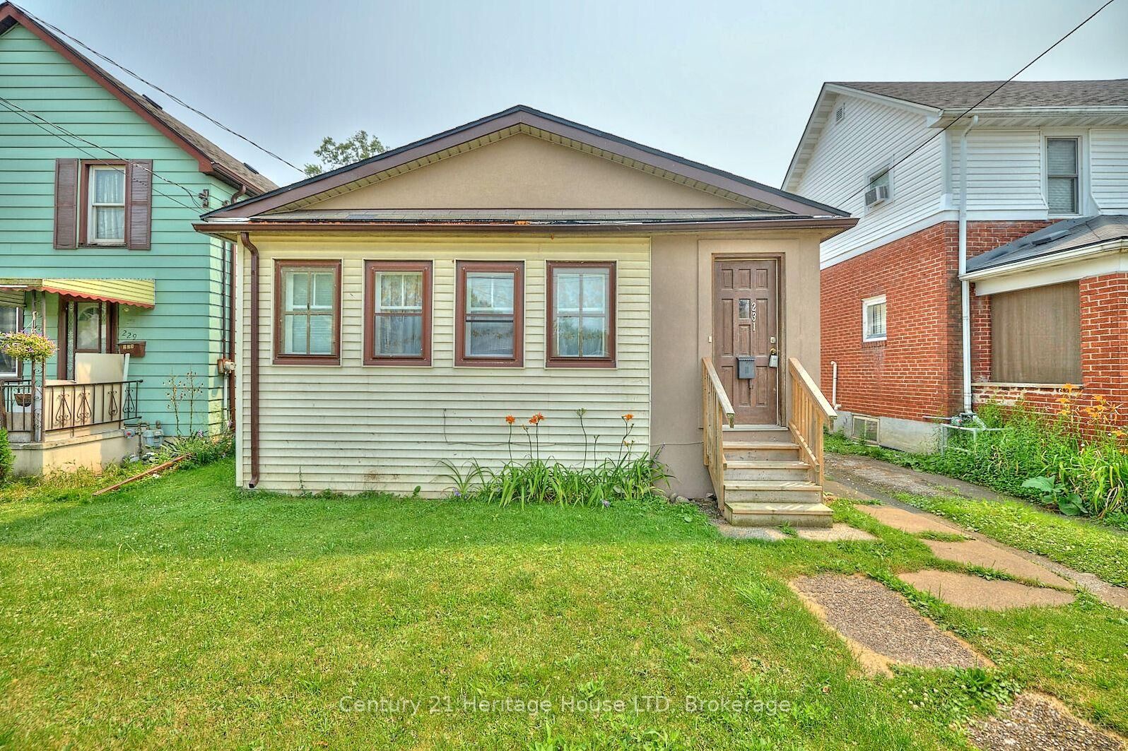Photo de la propriété:  231 Dufferin Street  ON L2A 2T7 