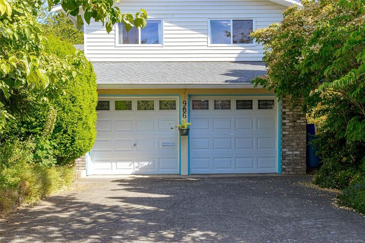 986 Lucas Ave — photo 1