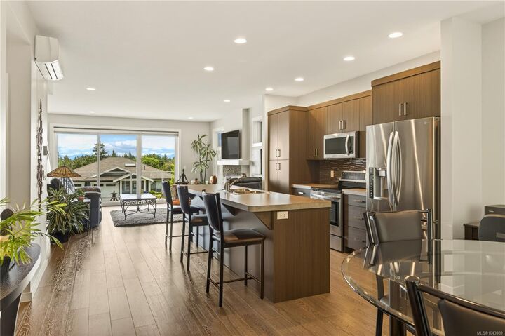 Property Photo: 5118 Dunn Pl BC V9T 0J2