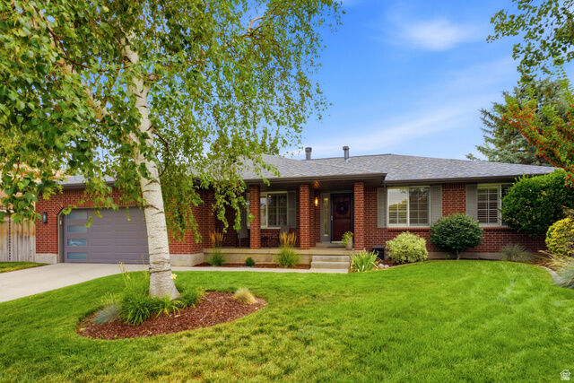 Property Photo:  2073 E Village Point Way  UT 84093 
