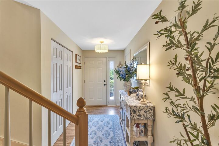 Property Photo:  116 Hillvue Dr  PA 16046 