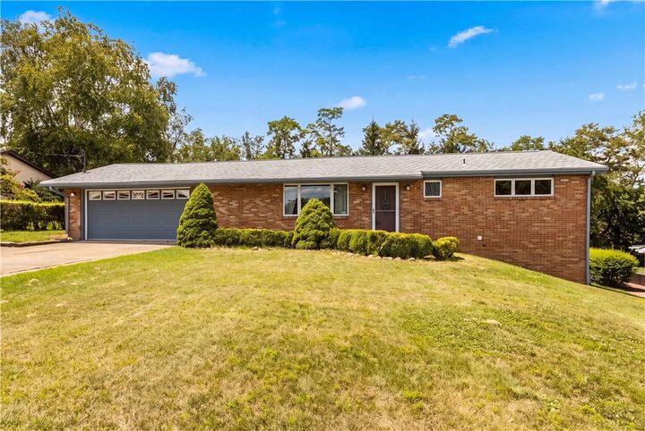 Property Photo:  1284 S Walnut St  PA 15061 