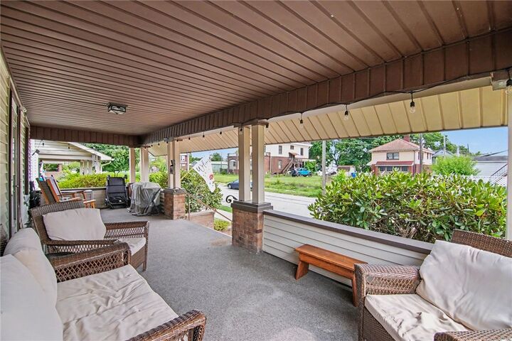 Property Photo:  310 Glen Ave  PA 16117 