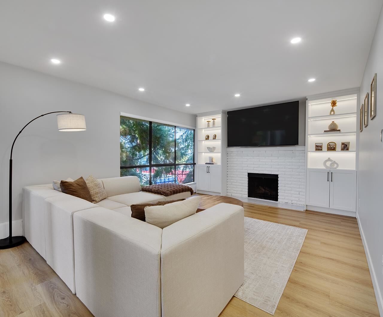 Property Photo: 1877 W 5th Avenue 303 BC V6J 1P5
