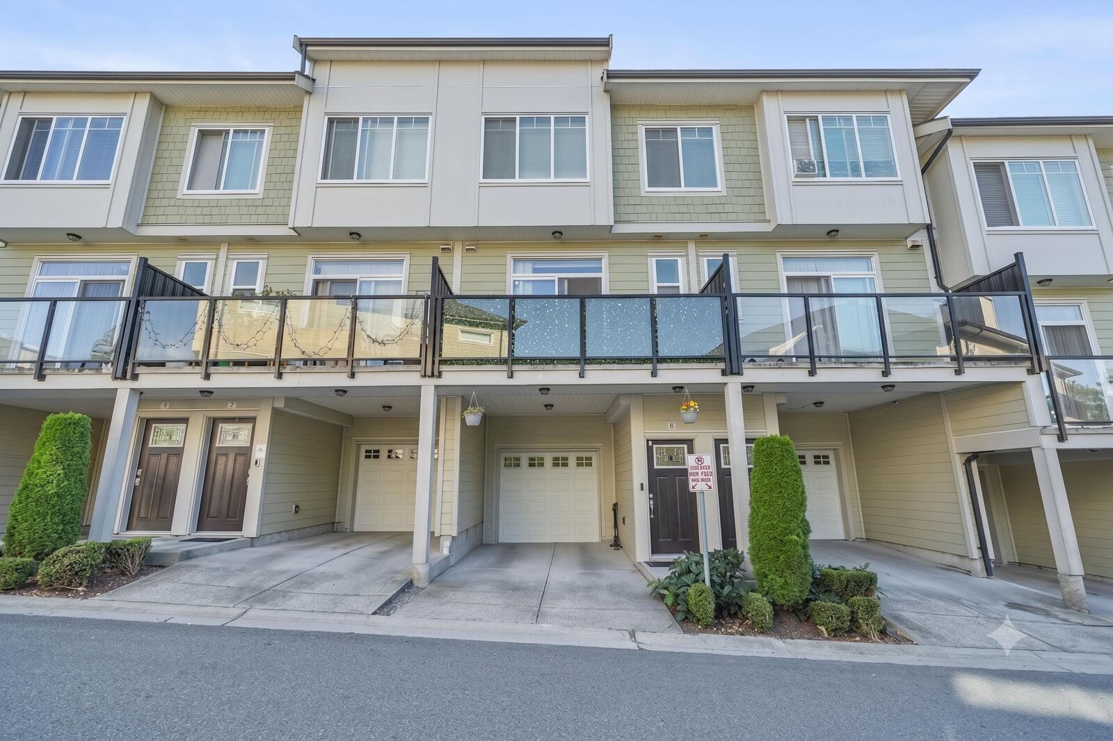 Property Photo:  13670 62 Avenue 6  BC V3X 0H8 