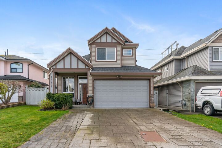 11288 87A Avenue — photo 1