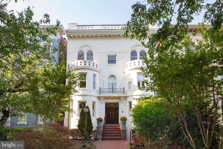 Property Photo:  308 East Capitol Street NE 11  DC 20003 