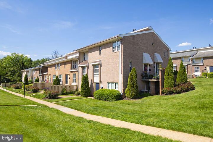 Property Photo:  1699 Yale Place 407  MD 20850 