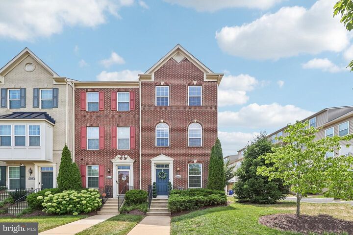 Property Photo:  3801 Commodore Joshua Barney Drive NE  DC 20018 