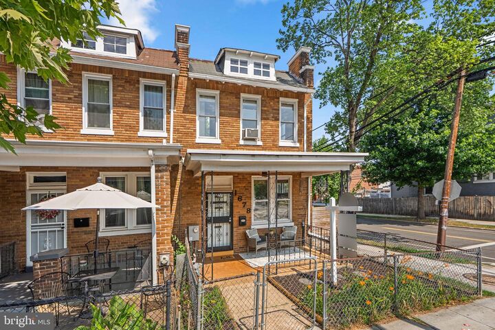 Property Photo:  1678 Montello Avenue NE  DC 20002 
