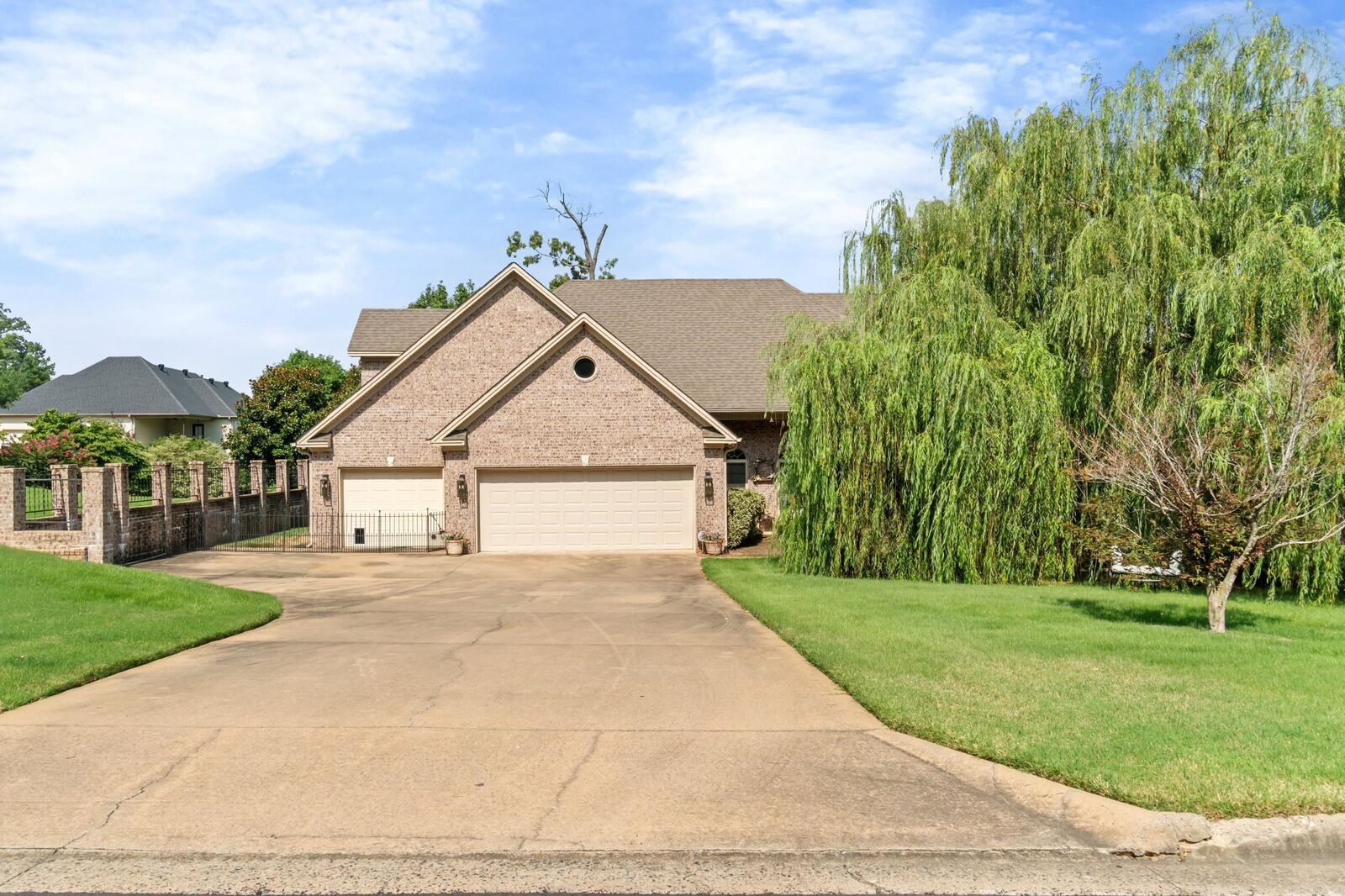 Property Photo: 7225 E Worth Ave AR 72019