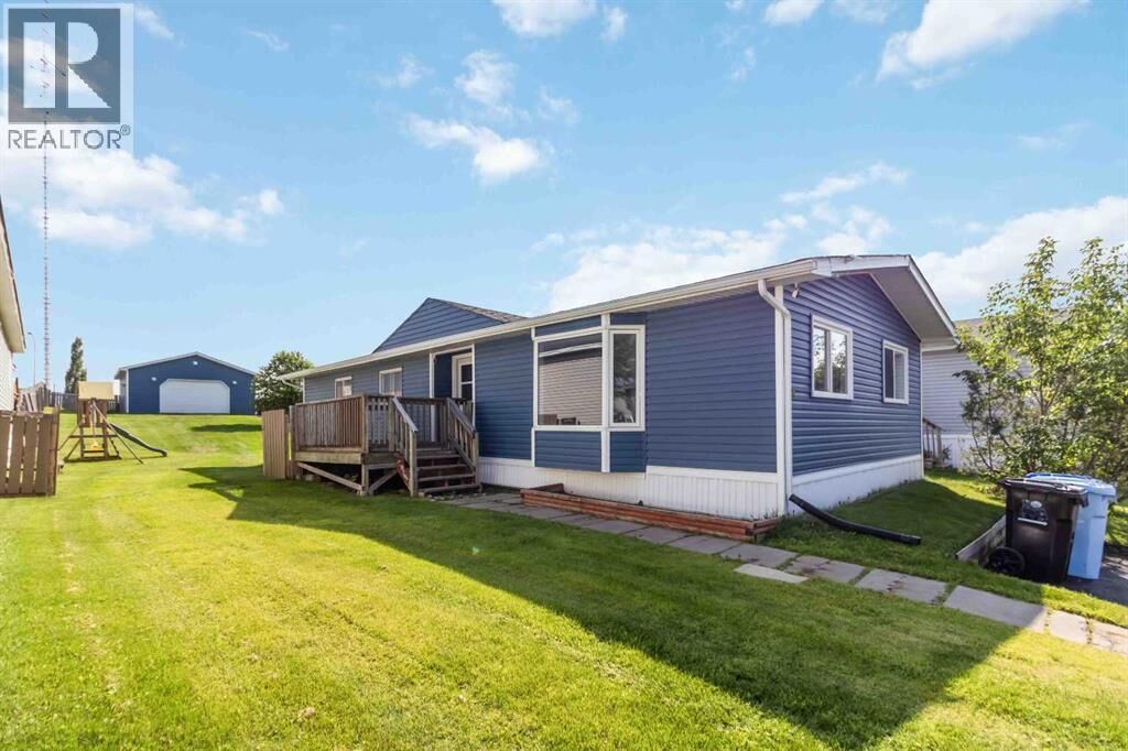 Property Photo: 180 Greenbriar Bay AB T9H 3Y4
