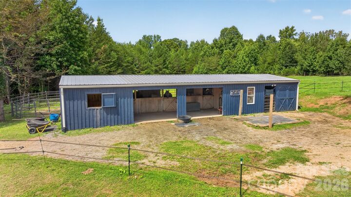 Property Photo: 1568 John Smith Road NC 28722