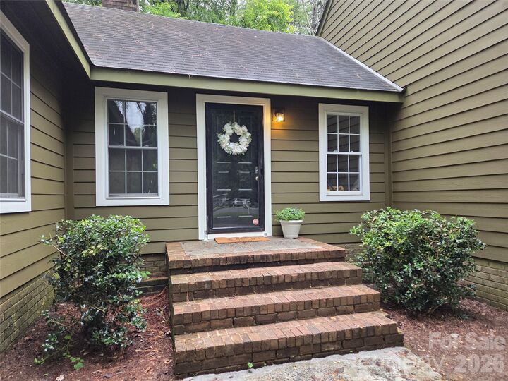 Property Photo:  8315 Park Vista Circle  NC 28226 