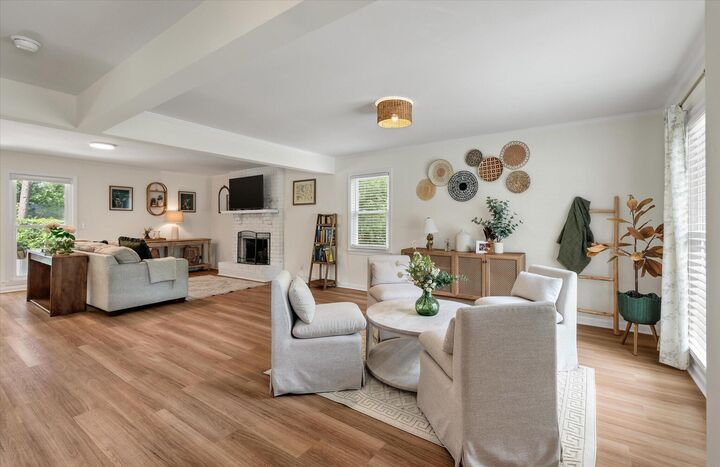 Property Photo: 220 Runnymede Lane SC 29485