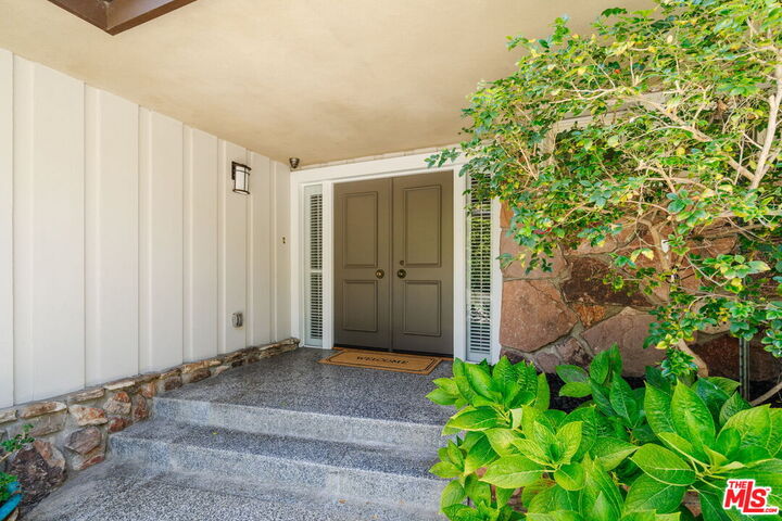 Property Photo:  1355 Shadybrook Dr  CA 90210 