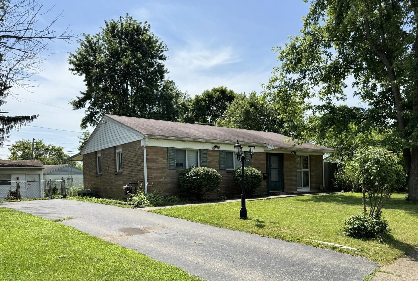 Property Photo:  3908 Glenfield Road  OH 43232 