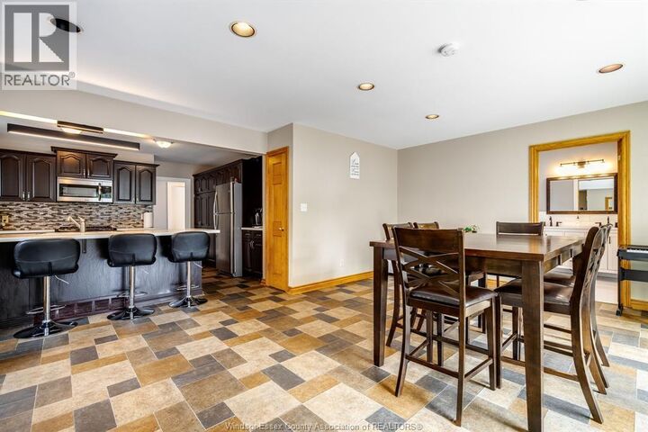 Property Photo:  4 Sherman  ON N8H 2S1 
