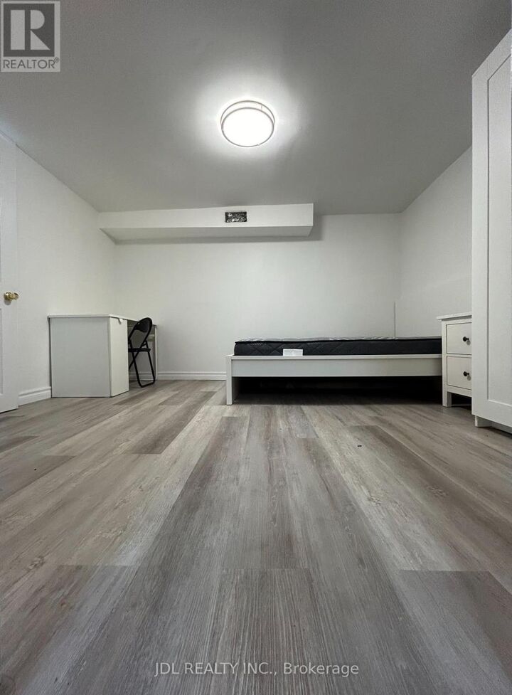 Property Photo: 4 Fitzroy Terr Terrace ON M5T 2K3