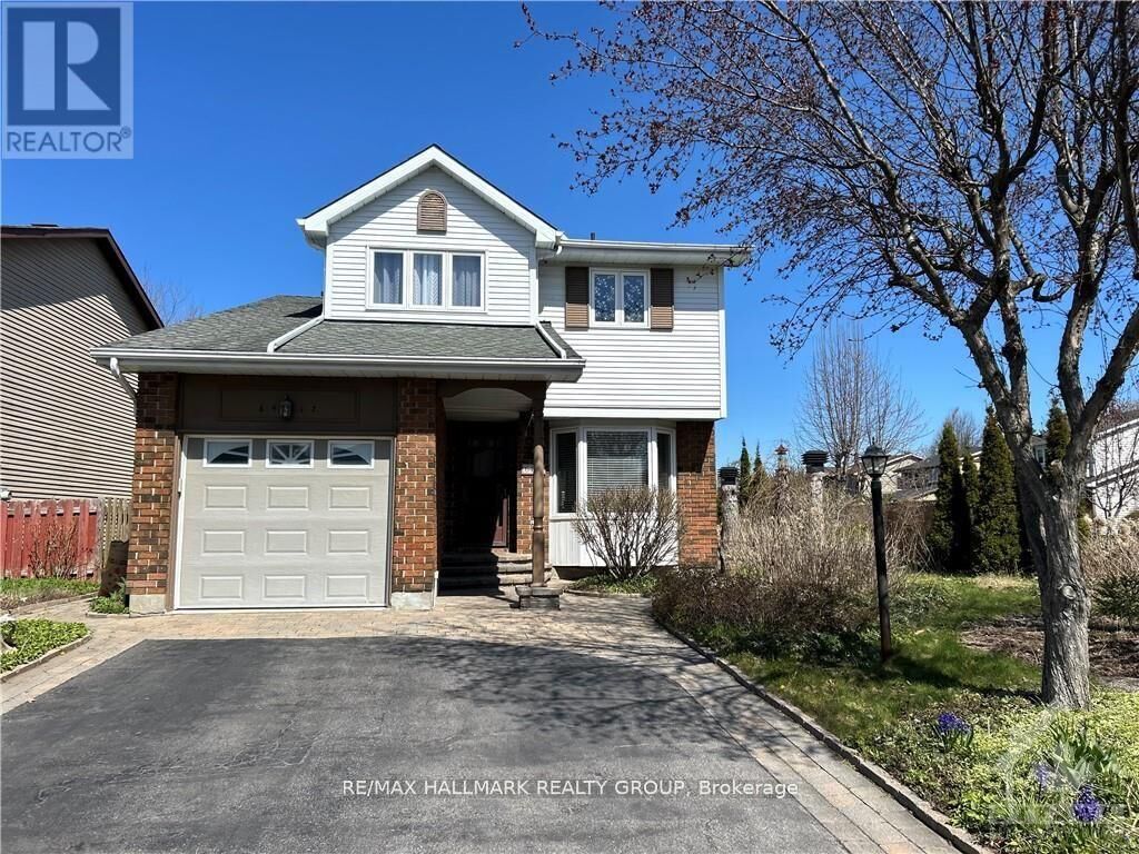 Property Photo:  6417 Loire Drive  ON K1C 3H1 