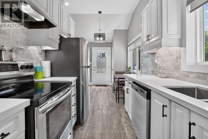 Property Photo: 176 Pleasant Boulevard ON L4P 2S4