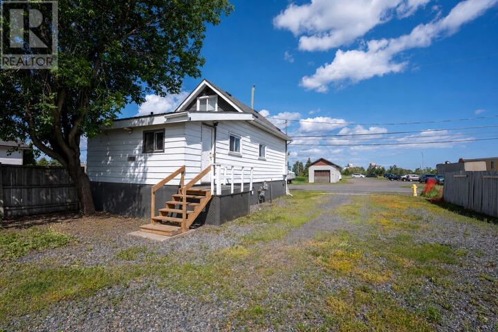 Property Photo:  620 High St S  ON P7B 3N2 