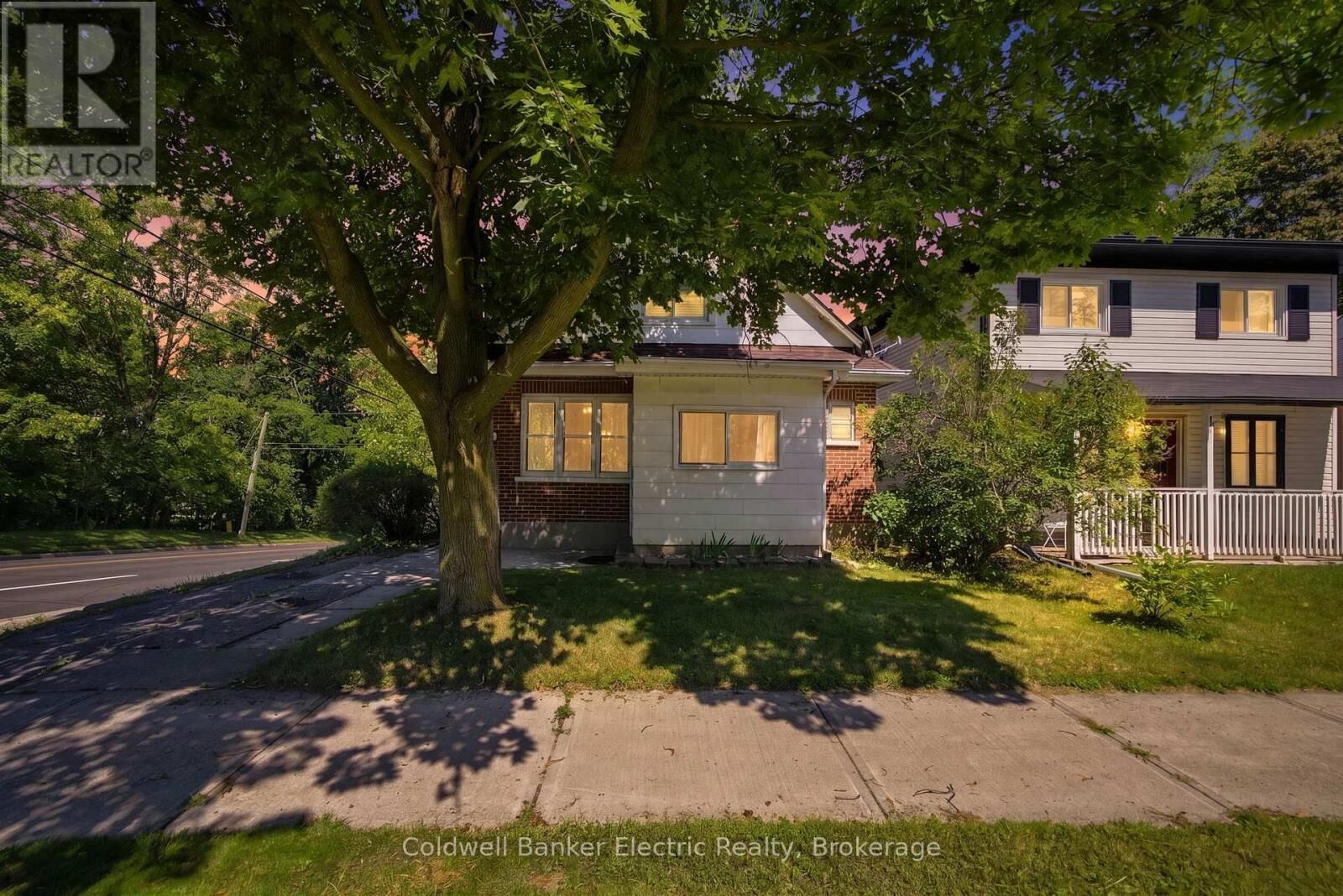 Property Photo:  1228 Kenneth Avenue  ON K9J 5P9 